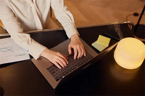 为什么法律会帮人说话呢